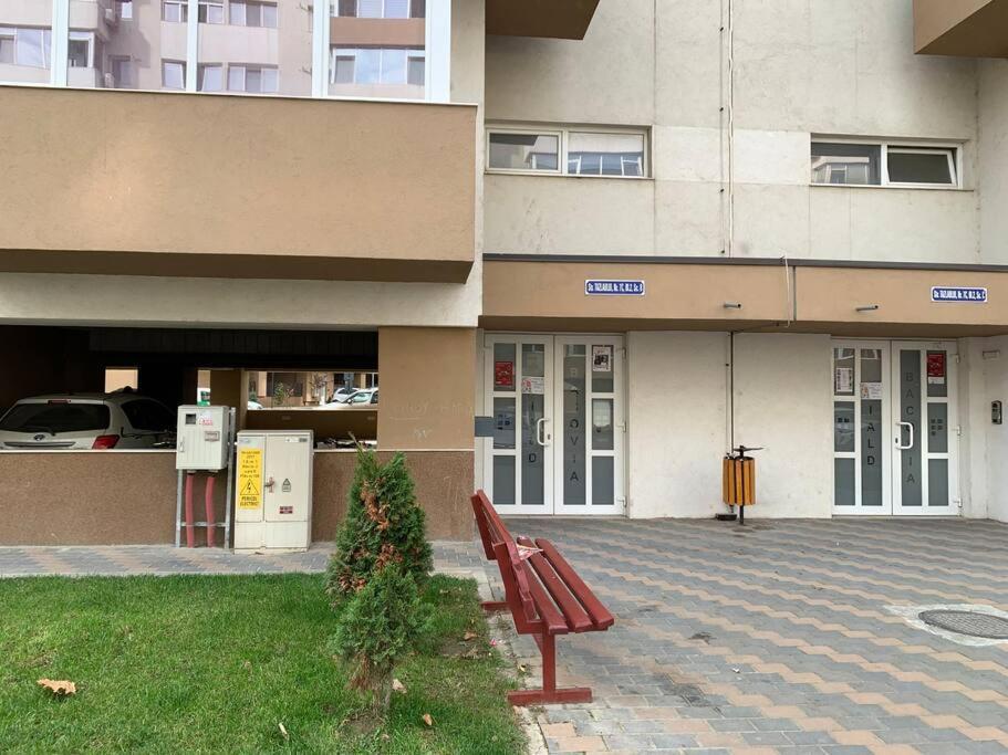 Lovely Bacau 1 Bedroom Apartment 外观 照片